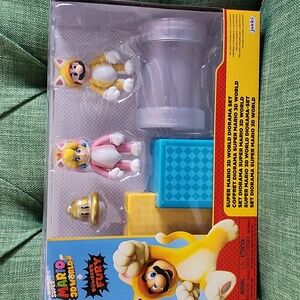 Nintendo Super Mario 3D World Diorama Set - Pink and Yellow